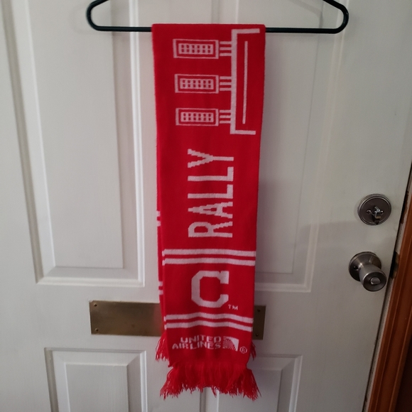 Vintage United Airlines Scarf with Cleveland Indians - Picture 1 of 7